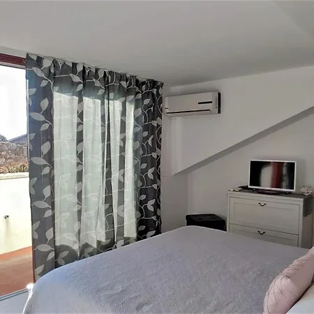 La Petite Maison