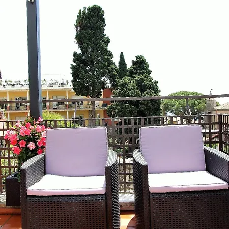 La Petite Maison Apartment *