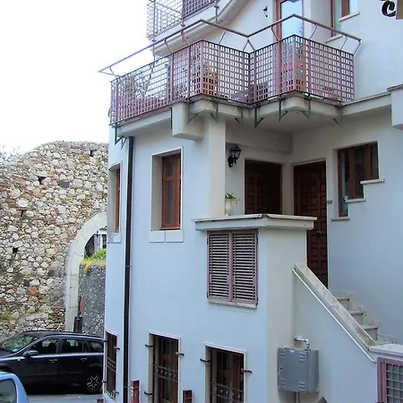 La Petite Maison Apartment